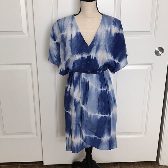 Beautiful silk Alice + Olivia dress - Picture 1 of 3